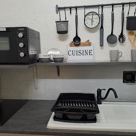 Ty Ma Gourdadou Apartment แซ็ง-โปล-เดอ-ลีอง ภายนอก รูปภาพ